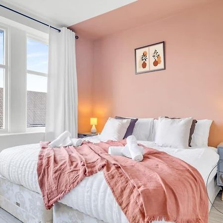 Sienna Longton Studio 2D - Wi-Fi, Alton Towers, Netflix Stoke-on-Trent Eksteriør bilde