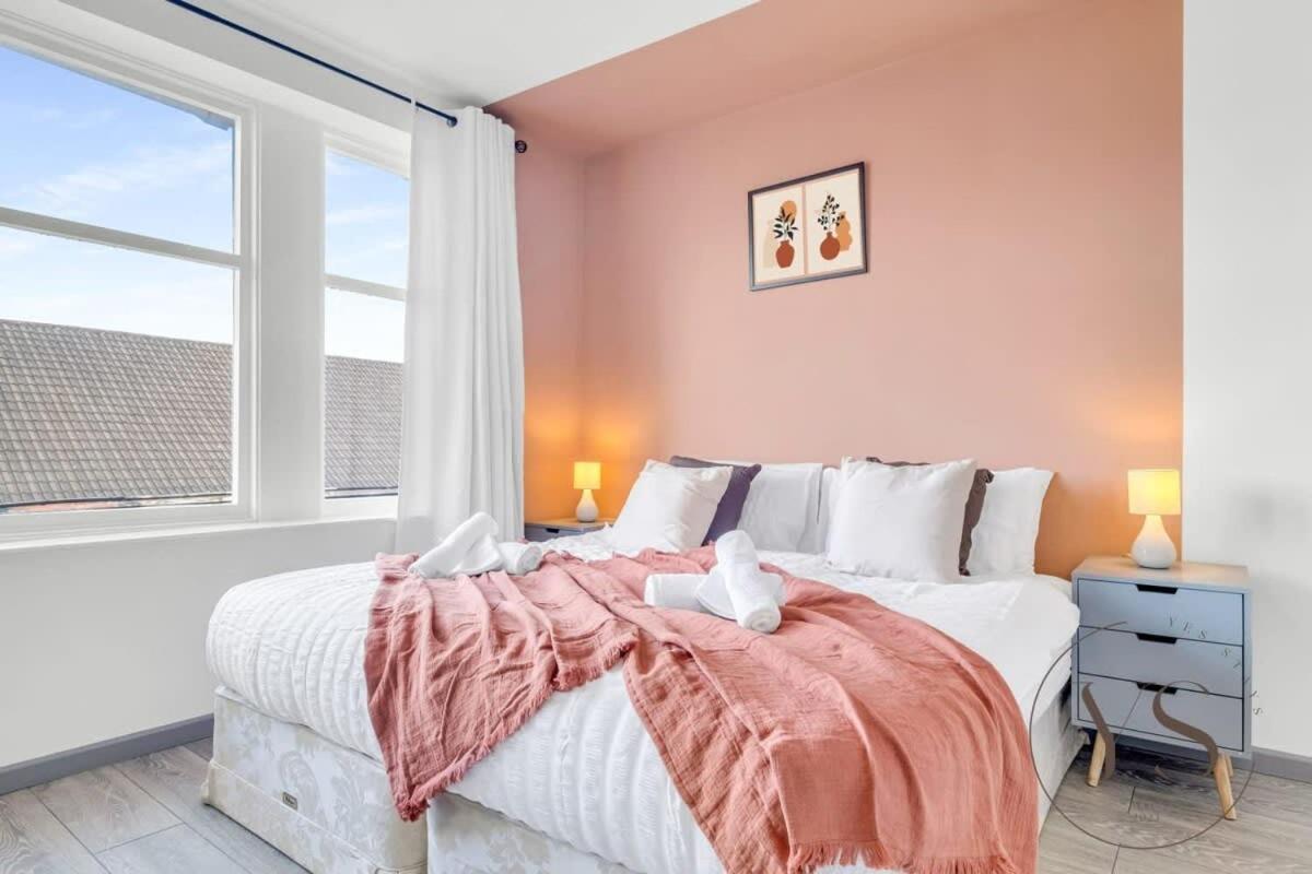 Sienna Longton Studio 2D - Wi-Fi, Alton Towers, Netflix Stoke-on-Trent Eksteriør bilde